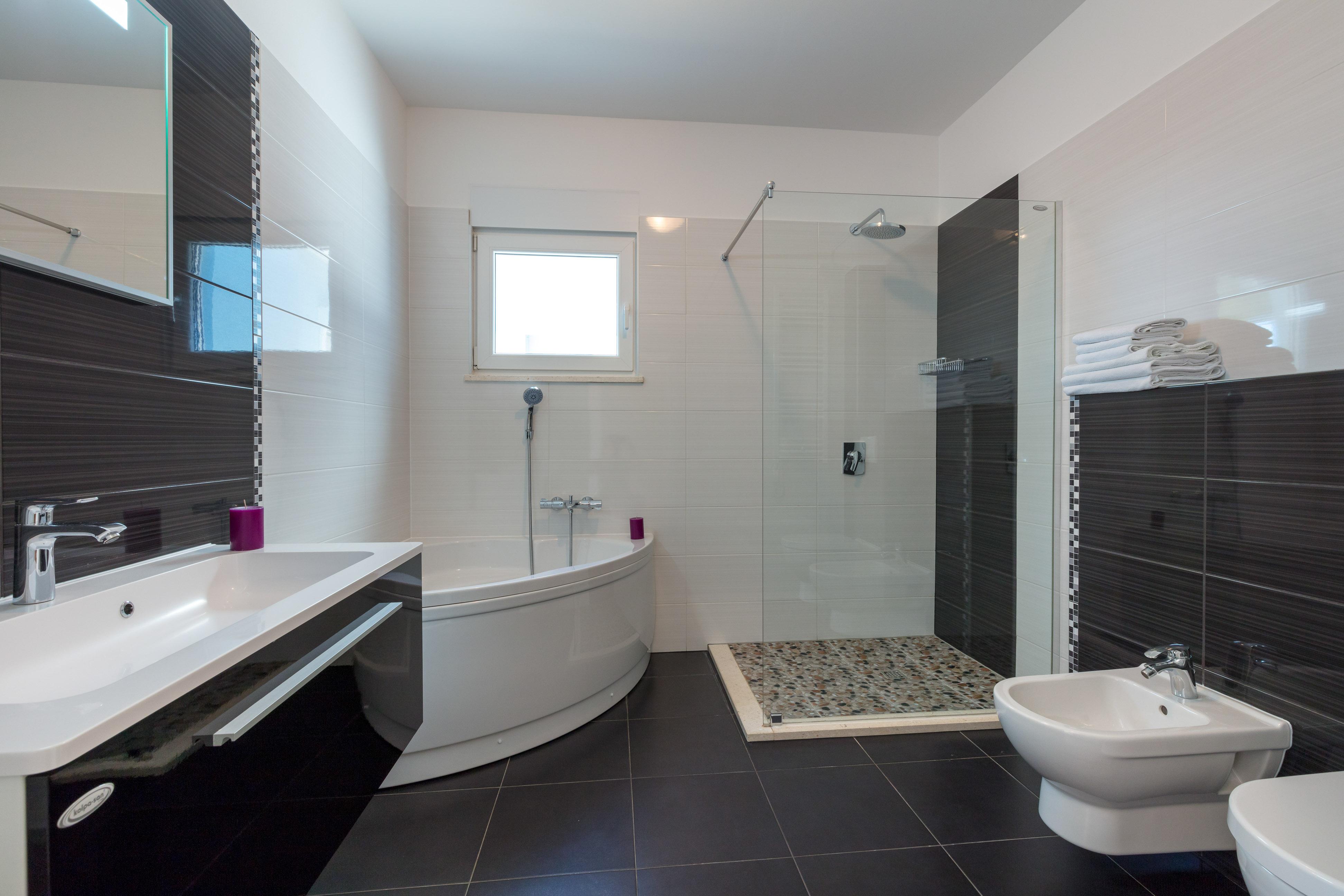 Villa Mermaid Your Croatian Haven With Luxury Pool And Scenic Views Podstrana Dış mekan fotoğraf