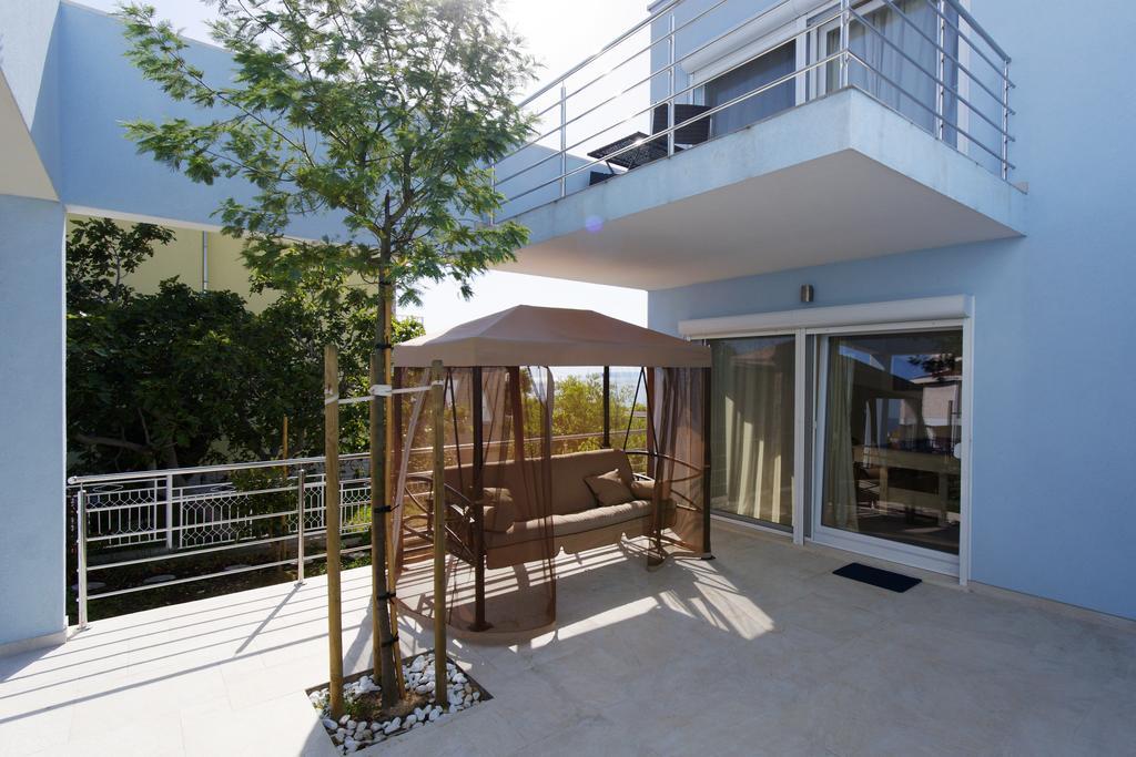 Villa Mermaid Your Croatian Haven With Luxury Pool And Scenic Views Podstrana Dış mekan fotoğraf